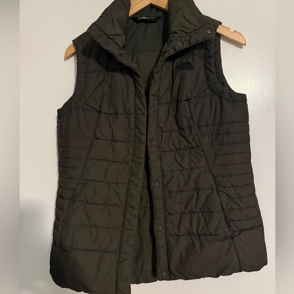 Northface women’s puffy vest